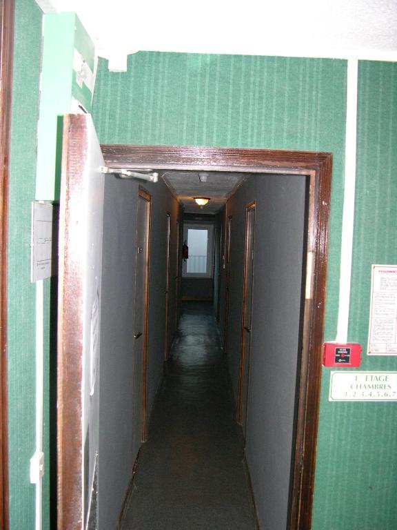 Hotel De La Gare Бриансон Экстерьер фото